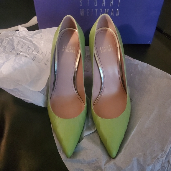 Stuart Weitzman - Picture 4 of 6